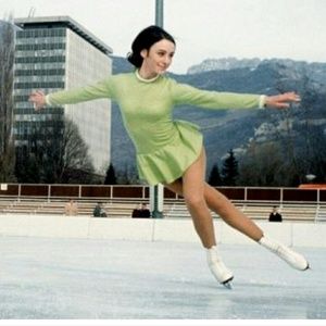 Drew's Pick: Woman's American Figure Skates 😍